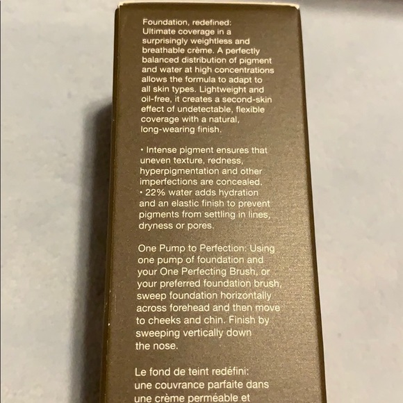 BECCA ULTIMATE COVERAGE 24 HOUR FOUNDATION - Picture 6 of 11